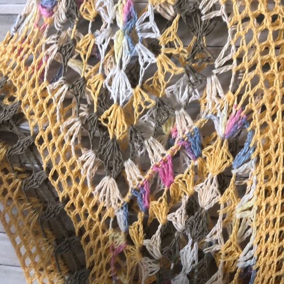 Tiara Hawai’i crochet top/coverup - Picture 4 of 4